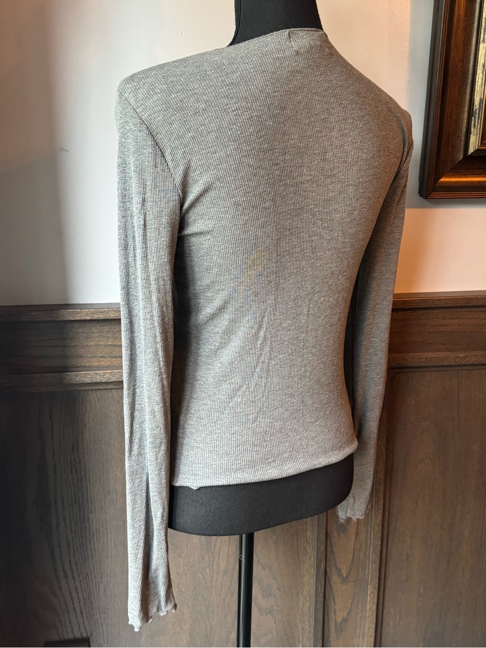 Universal Thread Gray Ribbed Slim Button-Front Top small nwot - Picture 4 of 8